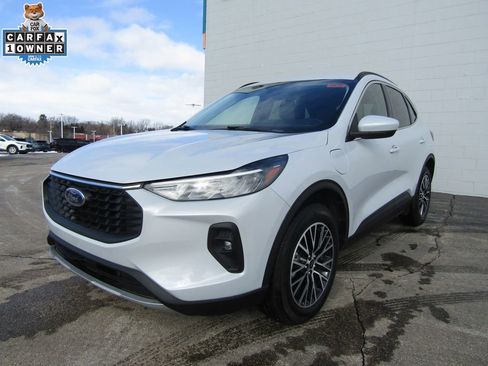 Used 2025 Ford Escape SE FWD image 2
