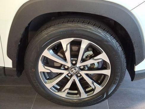 Used 2023 Toyota Corolla Cross XLE image 8