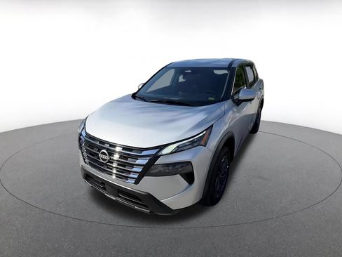 Used 2025 Nissan Rogue SV FWD image 5