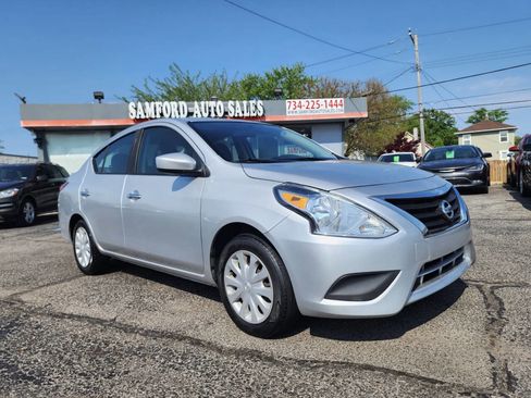 Used 2018 Nissan Versa SV image 7