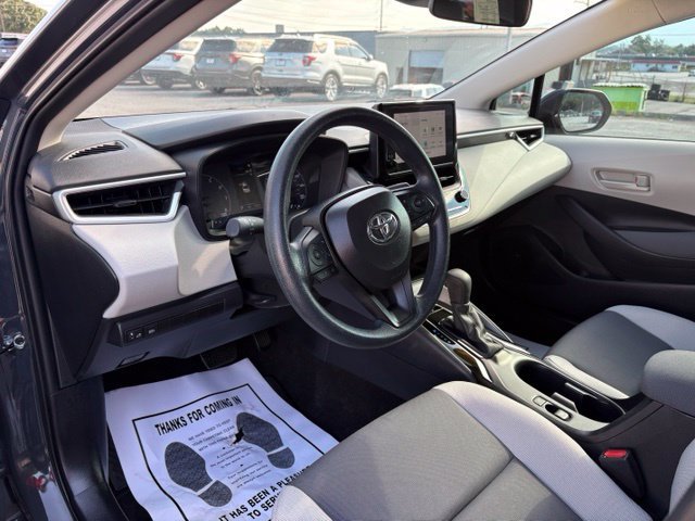 Used 2025 Toyota Corolla LE FWD image 3