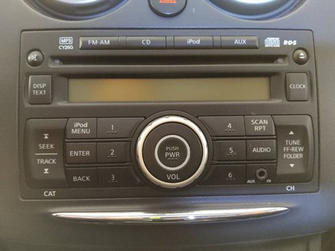 Used 2015 Nissan Rogue S FWD image 25