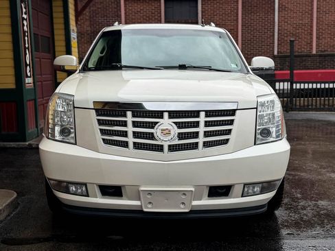 Used 2013 Cadillac Escalade EXT Luxury image 10