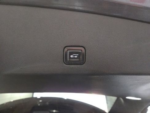 Used 2022 Cadillac XT6 Sport w/ Platinum Package image 7