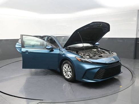 Certified 2025 Toyota Camry LE FWD image 39