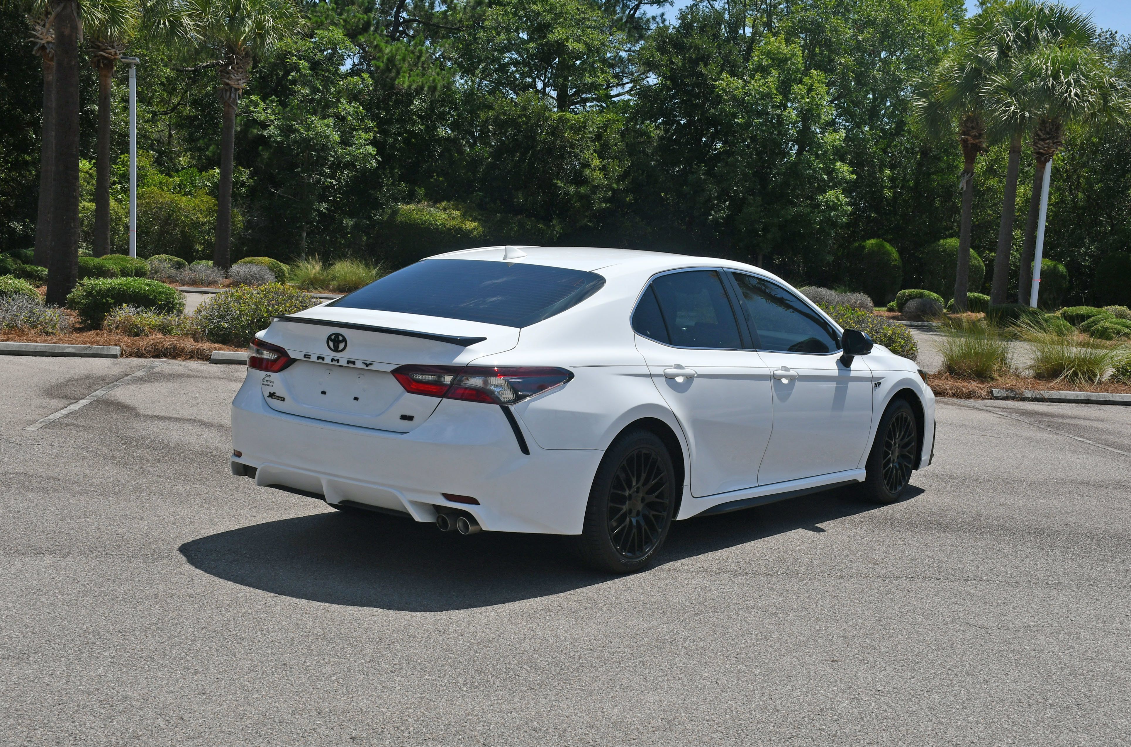 Used 2024 Toyota Camry SE FWD image 3