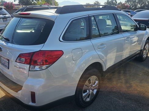 Used 2012 Subaru Outback 2.5i image 4