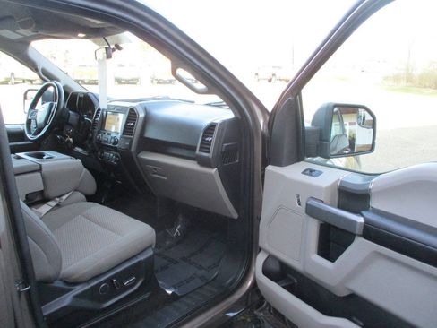 Used 2018 Ford F150 XLT w/ Equipment Group 302A Luxury AWD/4WD image 25
