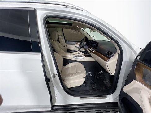 Used 2020 Mercedes-Benz GLE 350 4MATIC w/ Premium Package image 29