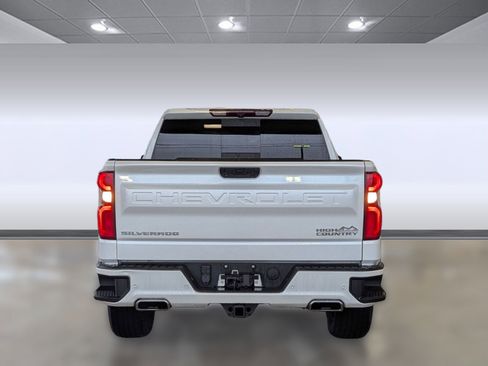 Used 2022 Chevrolet Silverado 1500 High Country w/ Z71 Off-Road Package image 9