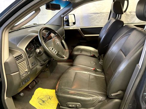 Used 2006 Nissan Titan LE w/ (R02) LE Off-Road Pkg image 23