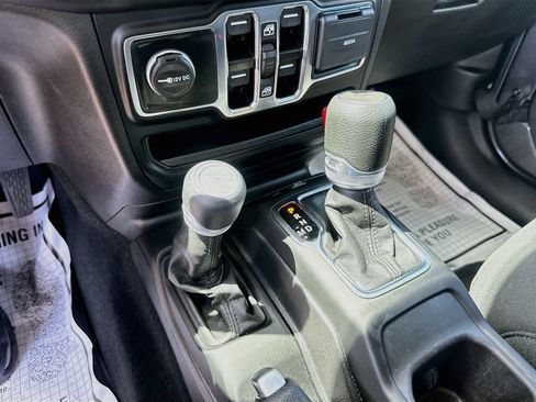 Used 2023 Jeep Wrangler Unlimited w/ Cold Weather Group AWD/4WD image 17