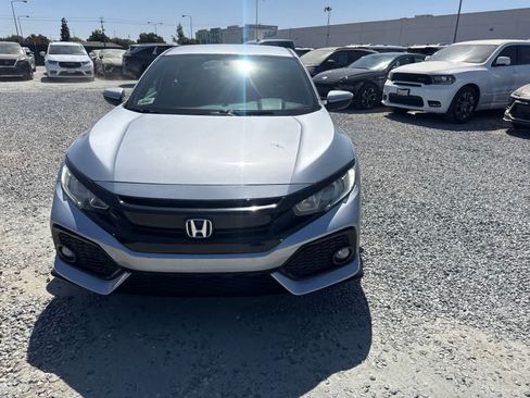 Used 2018 Honda Civic Sport image 2