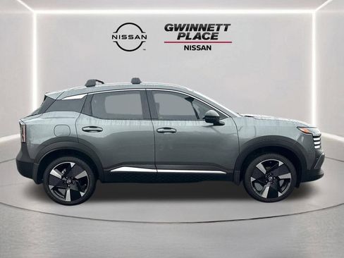New 2026 Nissan Kicks SR w/ Cold Weather Package FWD image 4