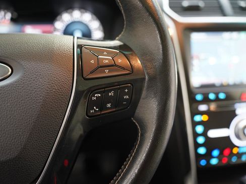 Used 2016 Ford Explorer Platinum image 16