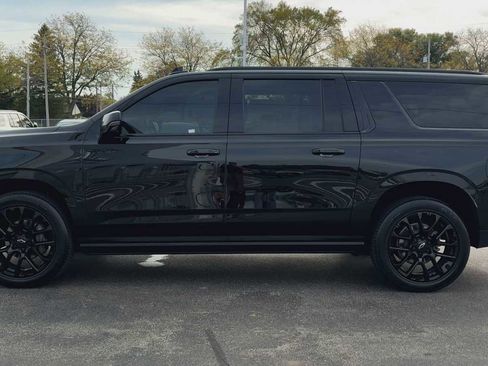 Certified 2023 Chevrolet Suburban High Country image 5