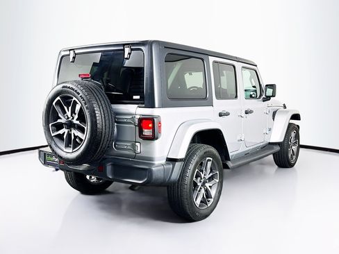 Used 2024 Jeep Wrangler Unlimited w/ Convenience Group AWD/4WD image 9