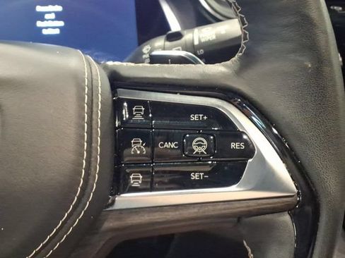 Used 2025 Jeep Grand Cherokee Overland w/ Adv Protech Group III AWD/4WD image 18