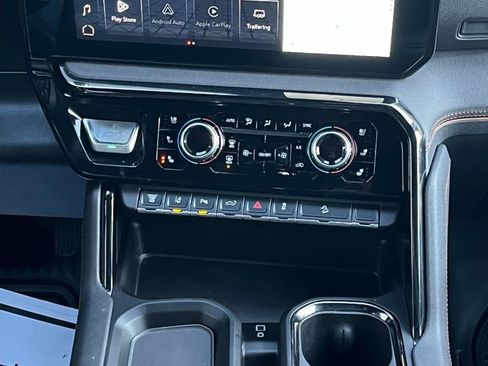 Used 2025 GMC Sierra 2500 AT4 w/ AT4 Premium Plus Package image 16