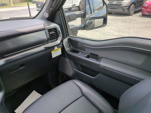 New 2025 Ford F150 Lariat w/ Equipment Group 501A Mid image 21