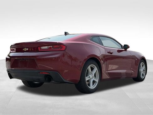 Used 2017 Chevrolet Camaro LT RWD image 7