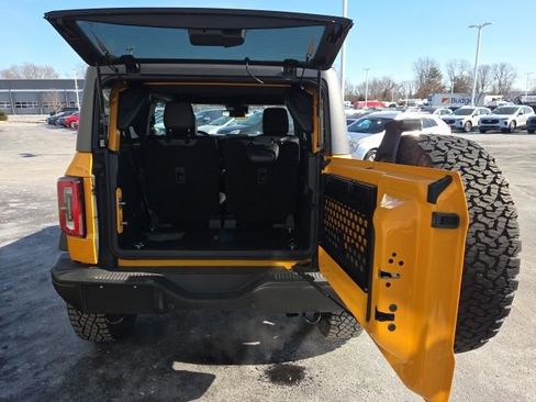 Used 2021 Ford Bronco Badlands image 8
