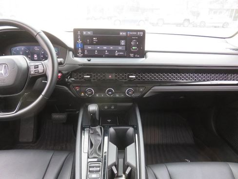 Used 2025 Honda Accord EX-L image 16