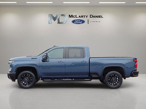Used 2025 Chevrolet Silverado 2500 LT w/ Trail Boss Package AWD/4WD image 3