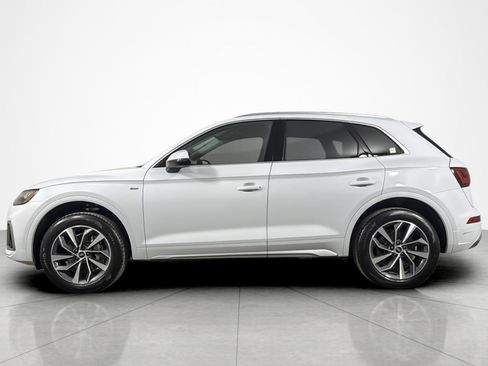 Used 2023 Audi Q5 2.0T Premium w/ Convenience Package AWD/4WD image 2