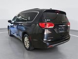 Used 2017 Chrysler Pacifica Touring-L image 6