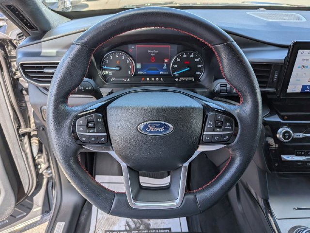 Used 2023 Ford Explorer ST-Line AWD/4WD image 9