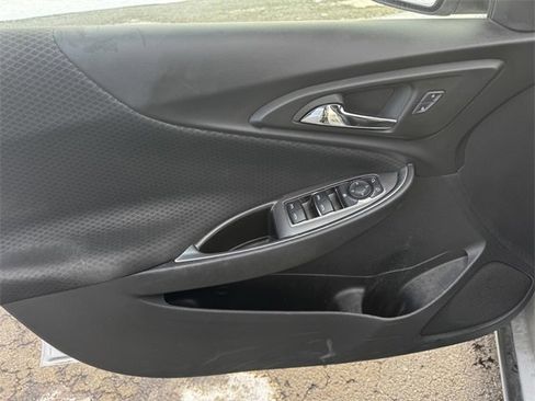 Used 2016 Chevrolet Malibu LT image 21