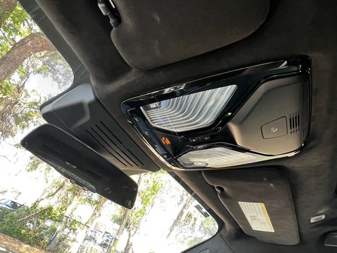 Used 2024 BMW X7 xDrive40i w/ Parking Assistance Package image 29