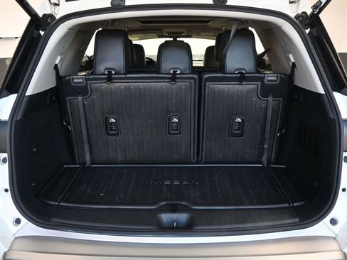 Used 2022 Nissan Pathfinder Platinum w/ Cargo Package image 12