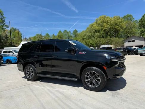Used 2022 Chevrolet Tahoe Z71 w/ Luxury Package image 2