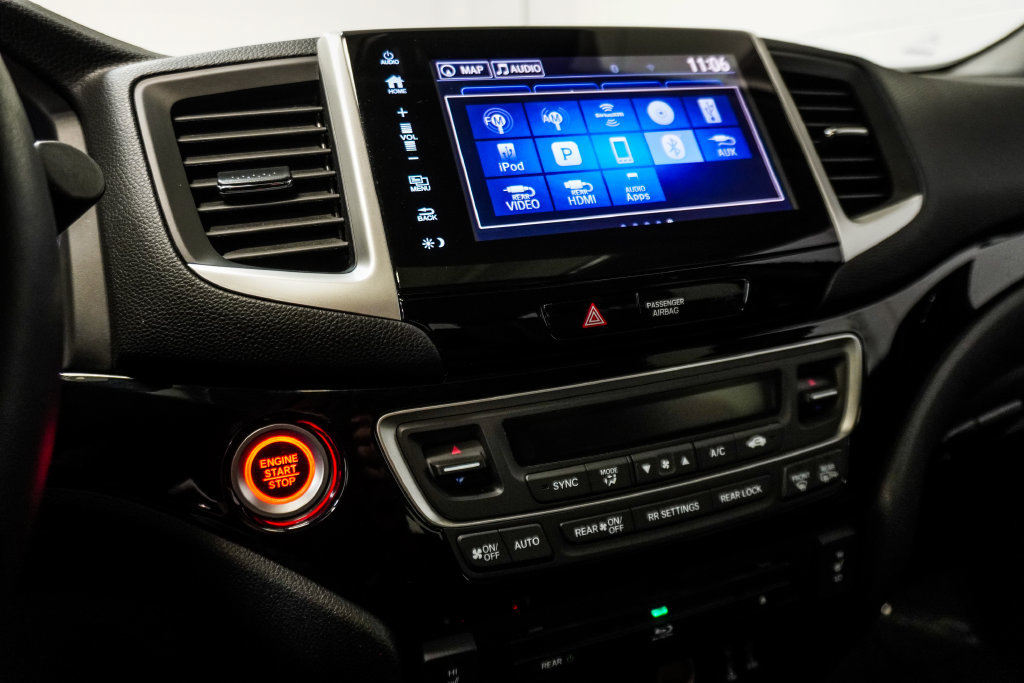 Used 2017 Honda Pilot Touring image 27