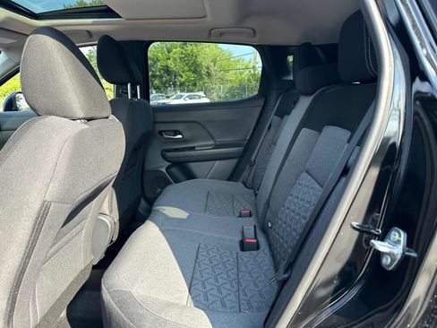 New 2025 Nissan Kicks SV w/ SV Premium Package image 9