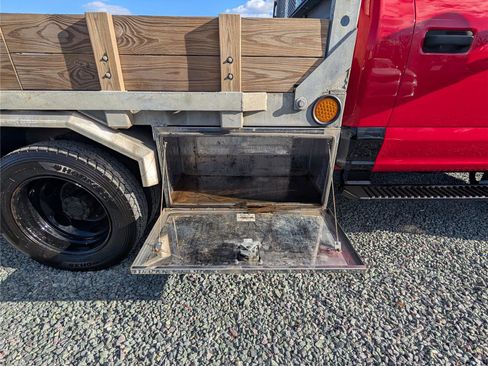 Used 2017 Ford F550 4x4 Regular Cab Super Duty image 11