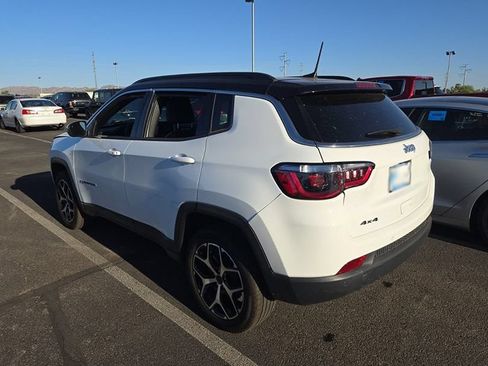 Used 2026 Jeep Compass Limited AWD/4WD image 2
