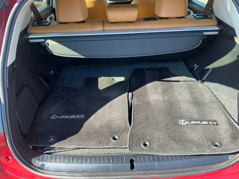 Used 2013 Lexus CT 200h image 32