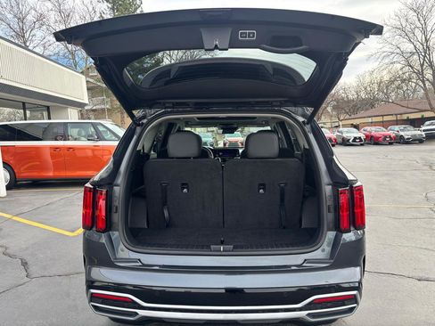 Used 2023 Kia Sorento SX image 17