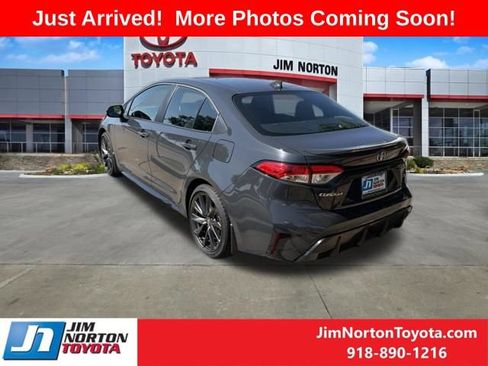 Used 2025 Toyota Corolla SE w/ SE Premium Package FWD image 5