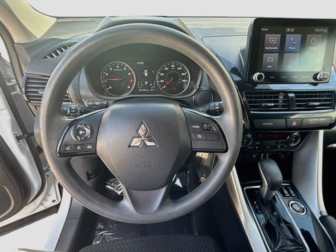 Used 2023 Mitsubishi Eclipse Cross LE AWD/4WD image 10