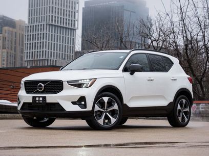 Certified 2025 Volvo XC40 B5 Plus