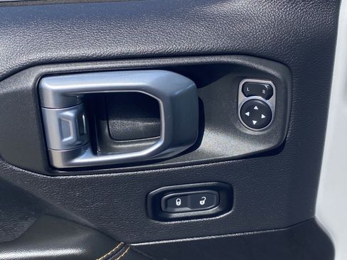 Certified 2025 Jeep Wrangler Unlimited Sahara AWD/4WD image 19