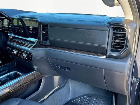 Used 2024 GMC Sierra 1500 Elevation w/ X31 Off-Road Package image 17