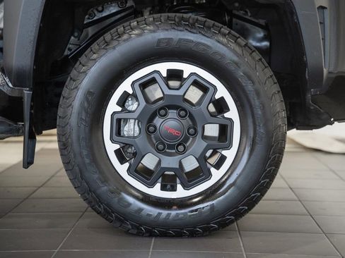 Used 2024 Toyota Tacoma TRD Off-Road AWD/4WD image 18