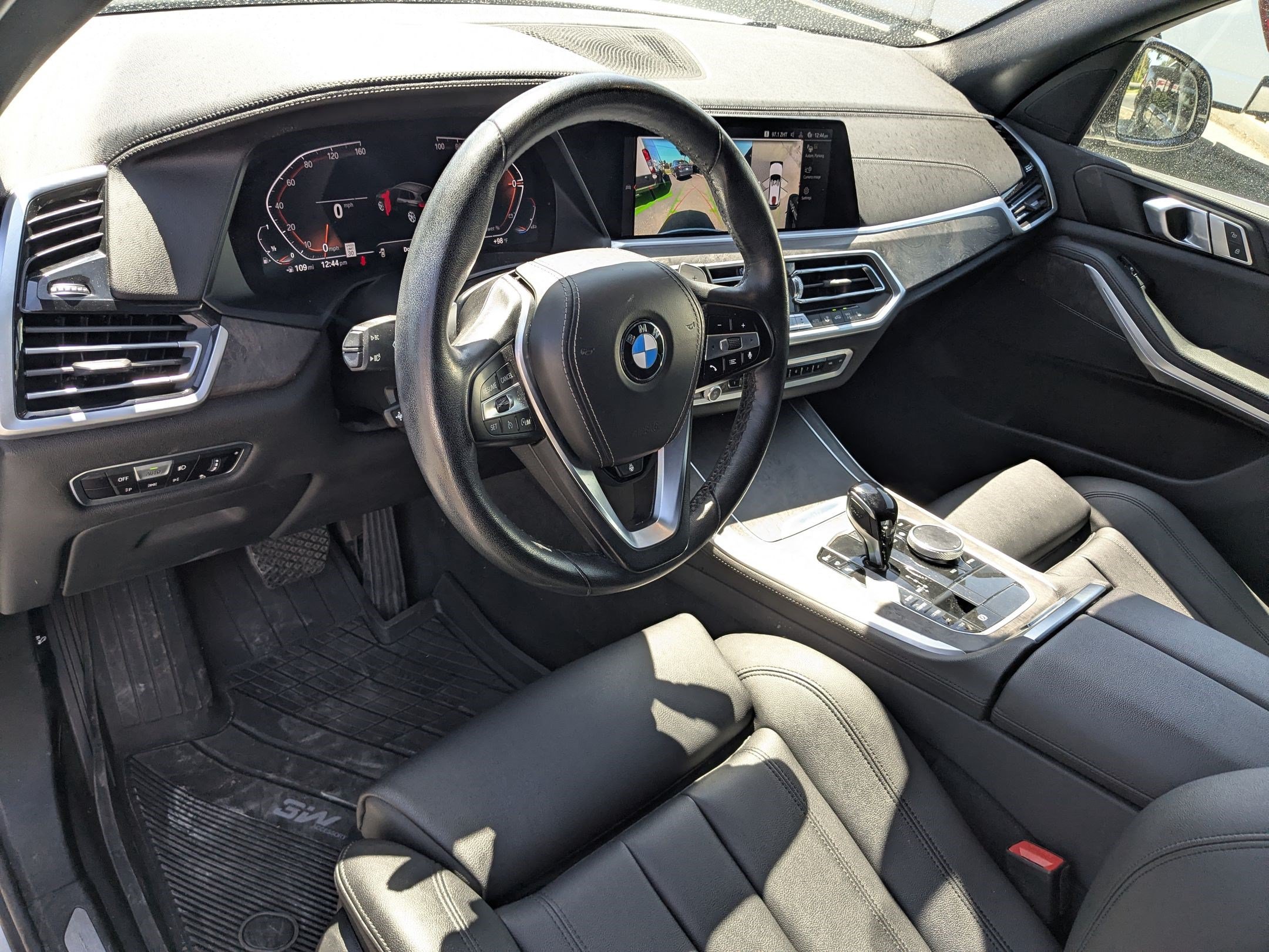 Used 2022 BMW X5 xDrive40i w/ Parking Assistance Package AWD/4WD image 17
