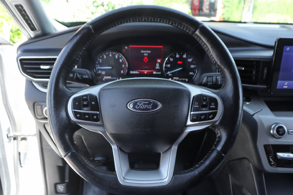 Used 2023 Ford Explorer XLT w/ Equipment Group 202A RWD image 21