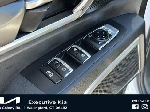 Used 2023 Kia Telluride S AWD/4WD image 9